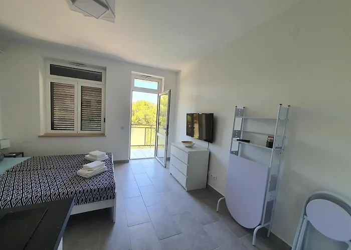 Guest house Adagio Sumartin